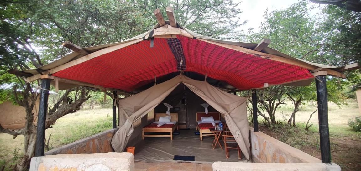 Leruk Maasai Mara Camp Hotel Sekenani ภายนอก รูปภาพ